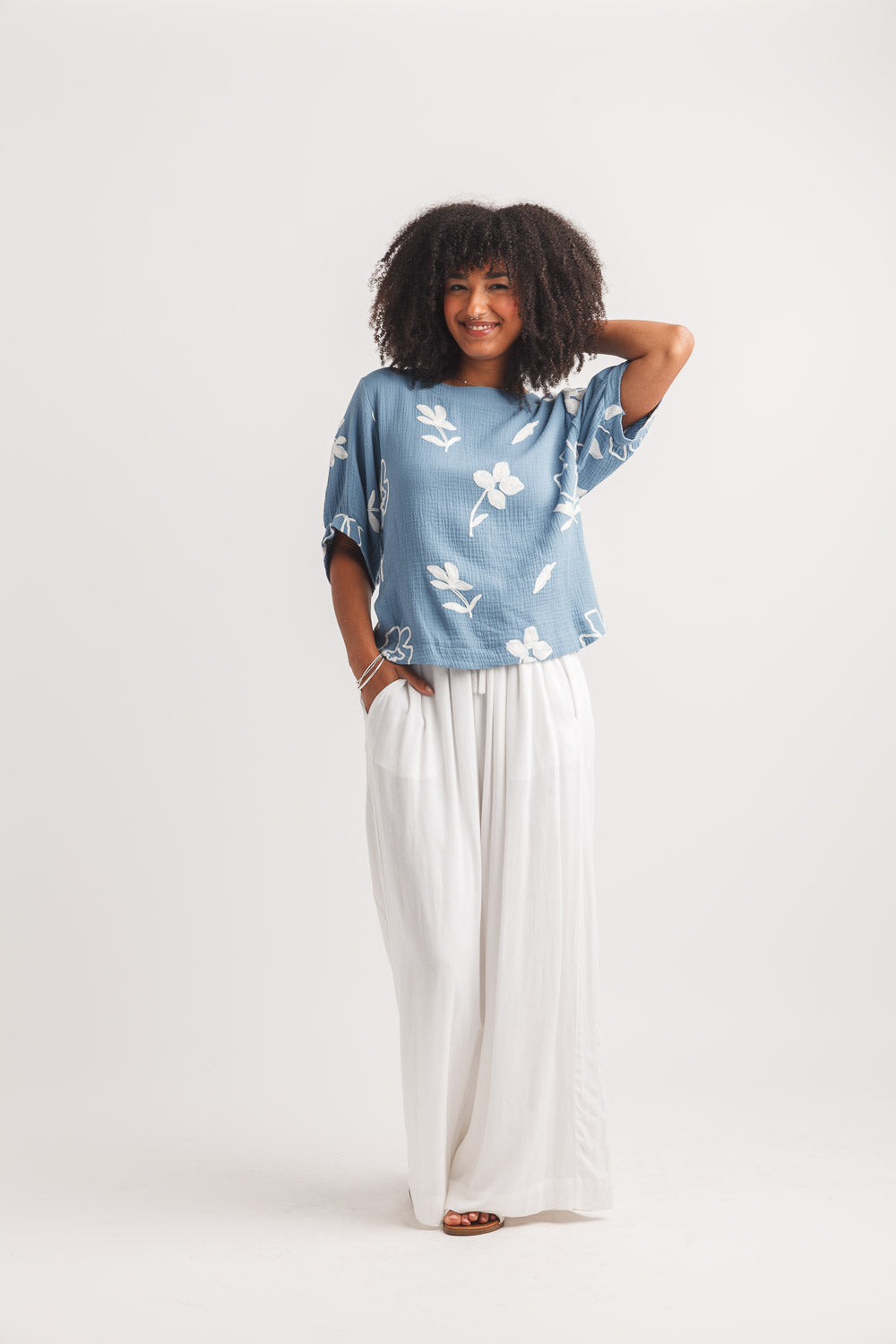 Floral embroidered short sleeve cotton gauze top PT-20020
